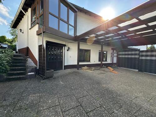 Foto - Haus zu vermieten mit Garten, Terrasse, Wintergarten, Stellplatz