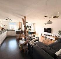 Großzügige 5-Zimmer-Wohnung mit 122 m², Garage, Klima, Kamin - Wiesbaden Biebrich