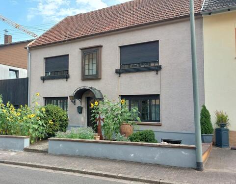 Foto - Einfamilienhaus in Hüttersdorf - 135.000,00&nbsp;EUR Kaufpreis, ca.&nbsp; 175,00&nbsp;m&sup2;