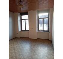 Große 6-Zimmer-Eigentumswohnung – renovierungsbedürftig!!! und gr - Odenbach