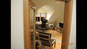 Foto - Helle 2‑Zimmer‑DG‑Wohnung Westbalkon, EBK & Stellplatz