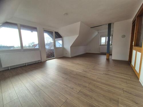 Foto - Helle renovierte 3.5 Zimmer Dachgeschosswohnung mit Balkon