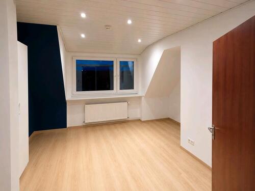 Foto - Modernisierte DG-Wohnung im Grünen - 3 Zimmer auf dem Ehrenberg