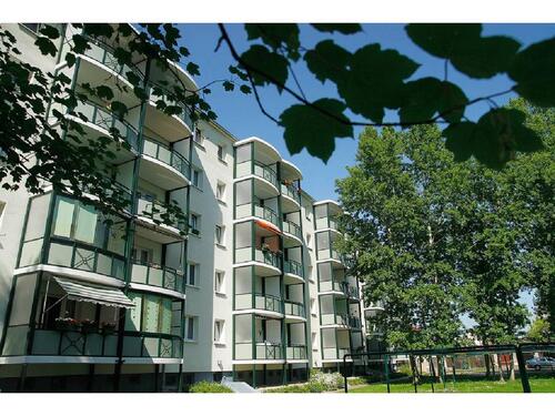Foto - Sanierte 3 Raum Wohnung mit Dusche und Balkon mit tollem Ausblick!