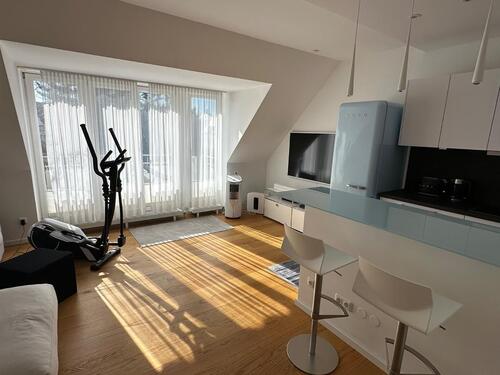 Foto - Provisionsfrei: Sonnige 2-Zimmer Dachgeschosswohnung in München