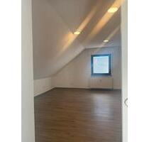 Großzügig 3-Zimmer-Wohnung mit Balkon 120qm in Großkrotzenburg