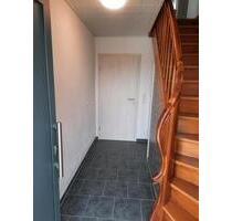 Neu sanierte 3-Zimmer - Dachgeschosswohnung - Buttenwiesen