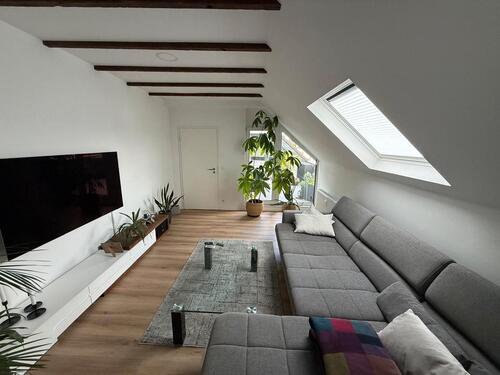 Foto - Sanierte Dachgeschosswohnung mit Loggia in Rheinnähe (Köln-Ensen)