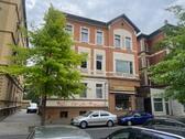 Foto - Aufgeteiltes renovierungsbedürftiges MFH mit Hinterhaus