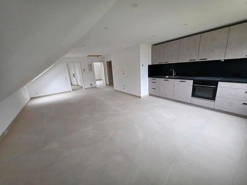 Foto - 3 Zimmer Wohnung zu Vermieten - 1.300,00&nbsp;EUR Kaltmiete, ca.&nbsp; 80,00&nbsp;m&sup2;