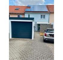 Ohne Makler: Reihenhaus am Heuchelhof mit Einliegerwohnung - Würzburg