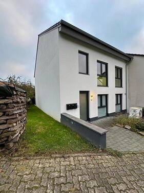 Foto - 3-Zimmer Wohnung mit großem Balkon im 1.OG mit Blick ins Grüne