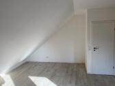 Foto - 1 Zimmer Dachgeschoßwohnung zur Miete in Köln