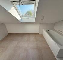 Bald verfügbar! Hochwertig sanierte DG-Wohnung mit Ebk - Werne