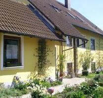 Zweifamilienhaus mit großem Garten und Waldblick - Herrieden