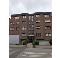 Helle 3-Zimmer-Wohnung mit Aufzug und Balkon - Düsseldorf Stadtbezirk 9