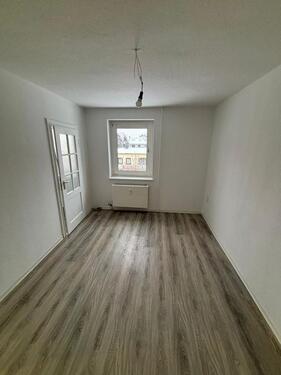 Foto - **Bezugsfertig** RENOVIERTE 2-Zimmerwohnung**Mit komplett MODERNISIERTEM BAD**