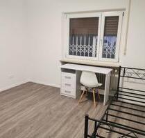 Saniertes und vollmöbliertes WG-Zimmer zu vermieten - Röthenbach an der Pegnitz