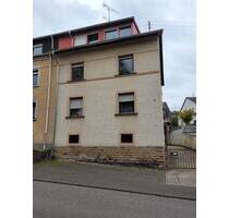 2 - Familienwohnhaus mit Rückgebäude und Eigentumsgrundstück - Saarbrücken Brebach-Fechingen