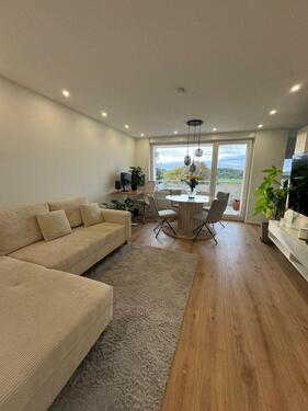 Foto - Luxuriöse und kernsanierte 2 Zimmer Wohnung