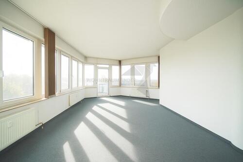 Foto - Ihre neue Praxis im Rabensteincenter: ideale Lage mit Ärztehaus-Charakter, TG-Plätzen & Busanbindung