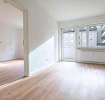 Frisch sanierte 2-Zimmer Wohnung mit Balkon & neuer Einbauküche in Augsburg-Lechhausen zum Erstbezug Frisch sanierte 2-Zimmer Wohnung mit Balkon & neuer Einbauküche in Augsburg-Lechhausen zum Erstbezug