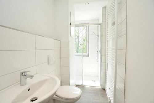 Foto - Neues Duschbad I Blick ins Grüne