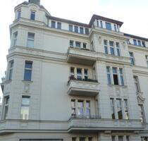 Nahe Knausplatz: vermietete Eigentumswohnung im Altbau mit Balkon - Berlin Steglitz-Zehlendorf