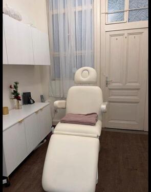Foto - Moderner Kosmetikraum für Wimpernverlängerung zu vermiet