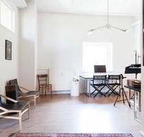 Büroraum und Desks in hellem und modernen DESIGNSTUDIO - All-in-Miete - Berlin Friedrichshain-Kreuzberg