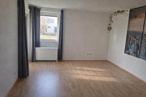 Foto - 2,5 Zimmer Wohnung mitKomplette Einbauküche ,Elektrogeräten