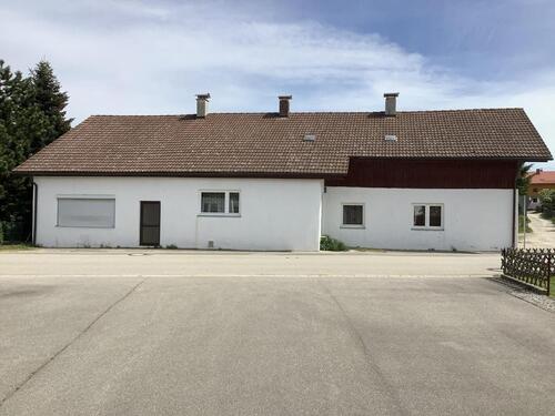 Foto - Haus mit großem Anbau u. Garage - für Handwerker und Hobby