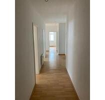 Großzügige 3-Zimmer mit Laminat, Aufzug und Wannenbad in Uninähe! - Chemnitz Bernsdorf