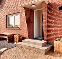 Freistehendes Haus mit großem Garten + Keller für kleine Familie - Jüchen