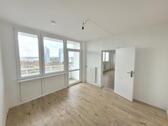 Foto - TOP-AUSSICHT - Moderne Wohnung mit EBK & Balkon