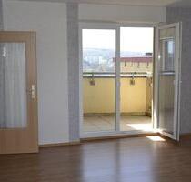 Helle 3-Zimmer-Wohnung (72 m²) m. Aufzug u. Traumblick - Iserlohn Helle 3-Zimmer-Wohnung (72 m²) m. Aufzug u. Traumblick - Iserlohn