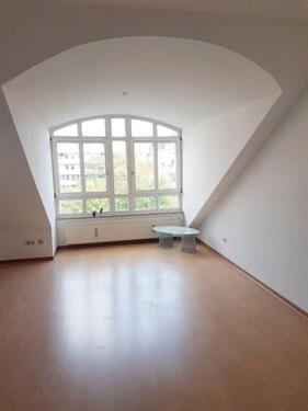 Foto - Moderne 2-Zimmer-Dachgeschosswohnung in München-Neuhausen – ruhig