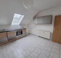 Attraktive 2-Raum Wohnung im Dachgeschoss zu vermieten - Chemnitz Bernsdorf