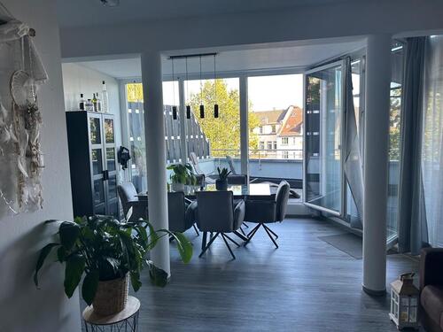 Foto - Helle, wunderschöne und vollmöblierte 2 Zimmer Wohnung