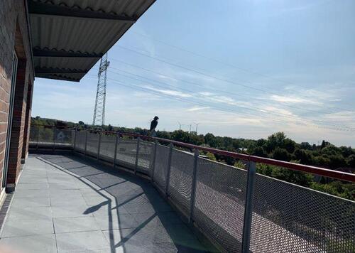 Foto - 2 - Zimmerwohnung mit einladender Dachterrasse