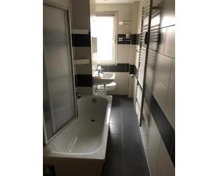 Gut geschnittene 3 Raum-Wohnung zu verkaufen - Altenburg