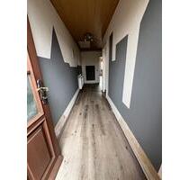 Ländliche 2 12 Zimmer Wohnung - 700,00&nbsp;EUR Kaltmiete, ca.&nbsp; 80,00&nbsp;m&sup2; in Böklund (PLZ: 24860)