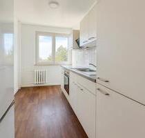 Helle 2-Zimmer-Wohnung mit Balkon und traumhaftem Weitblick – ruhige Lage nahe Arnstadt, Erfurt, Weimar & Rudolstadt