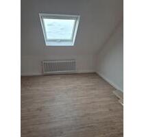 Über den Dächern von Solingen - 690,00&nbsp;EUR Kaltmiete, ca.&nbsp; 80,00&nbsp;m&sup2; in Solingen (PLZ: 42655) Mitte