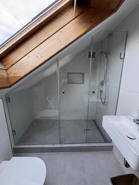 Foto - kernsanierte 3-Zimmer Dachgeschoss Wohnung in Dreifamilienhaus