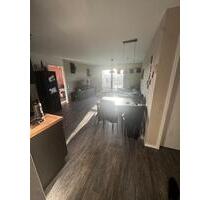 3-Raumwohnung mit Balkon + Stellplatz + Fahrstuhl - Markkleeberg