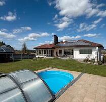 Haus mit traumhaften Garten, Gewerberäumen und großer Garage - Rotthalmünster
