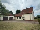 Foto - Gemütliches Einfamilienhaus mit großem Grundstück & Doppelgarage