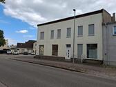 Foto - Zweifamilienhaus mit Geschäftsräumen