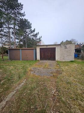 Foto - PKW-Sellplätze in abschließbaren Garagen in Halle-Ammendorf